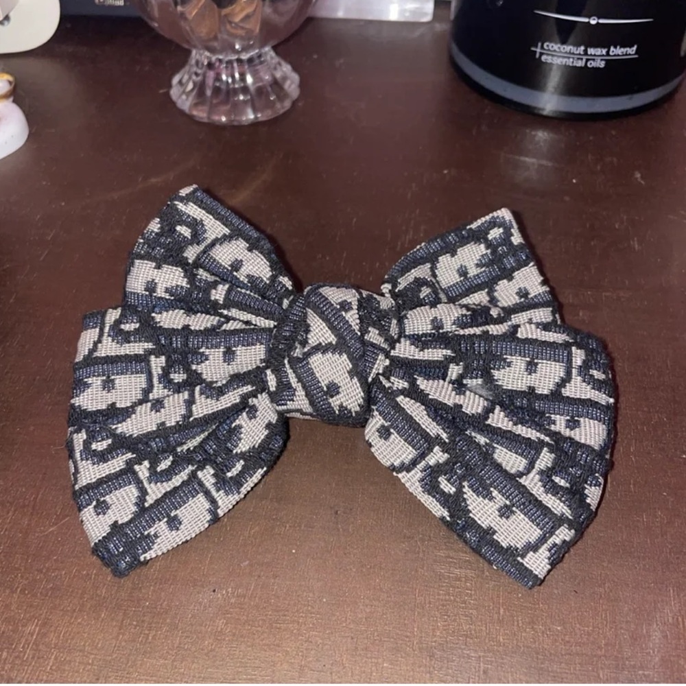 Dior hair bow